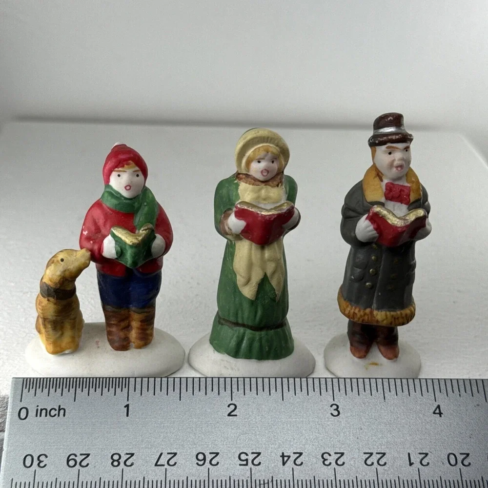 Vtg Lemax Christmas Village Accessories Set Of (3) Carolling On the Common
